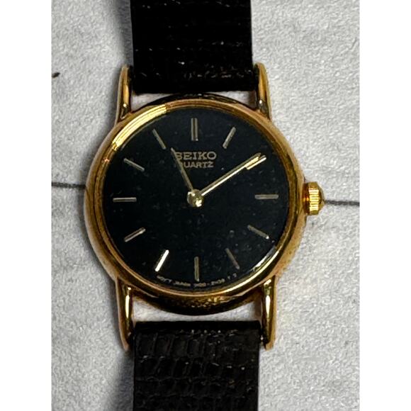Seiko Accessories - Seiko Quartz Vintage Blacke leather Band and Gold